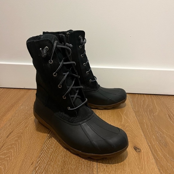 Women's Black and Brown snow Boots by Sperry since 1935 new never worn - Picture 3 of 10